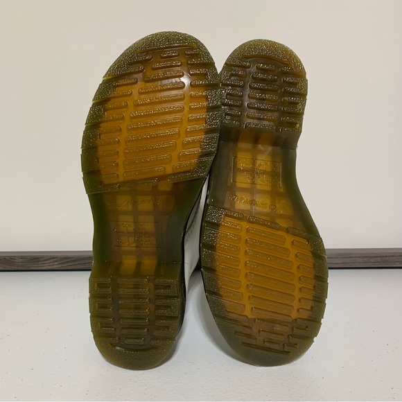 The Dr. Martens Women’s 1460 Smooth Leather Lace Up Boots-Size 6 NWT - Picture 8 of 11